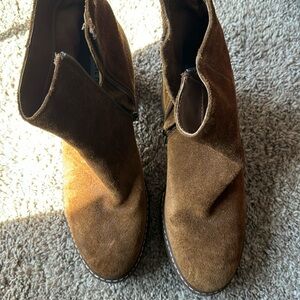 Steve Madden suede boots